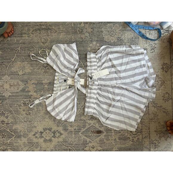 Isla Bonita gray strip shorts and top two piece set size large - Picture 2 of 3